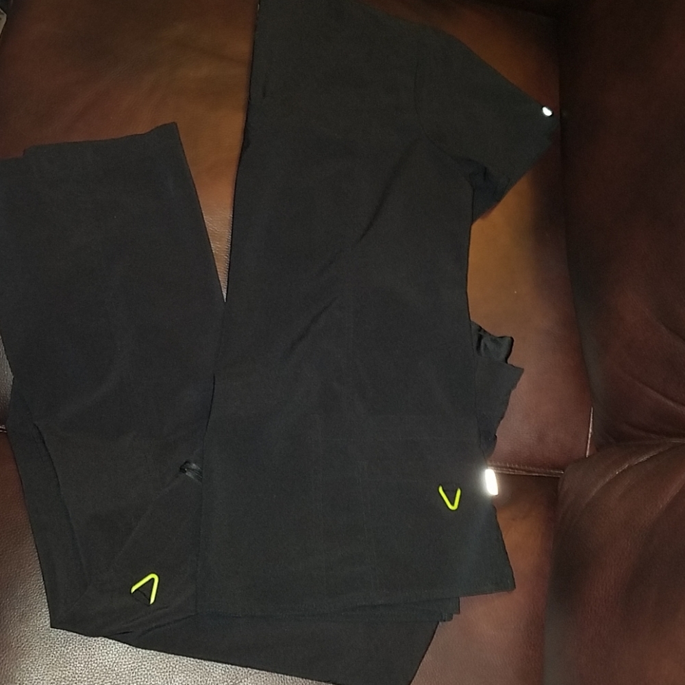 Black scrubs🖤